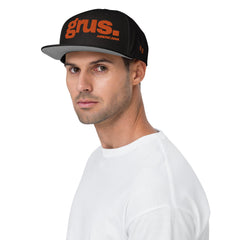 Grus Hat